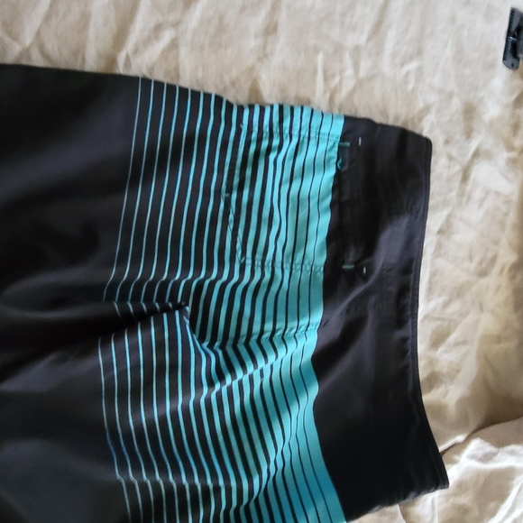 Oakley vtg Reverse boardshorts - Picture 2 of 6